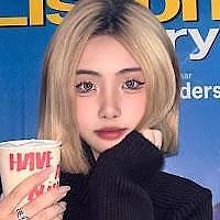 Yi Rou in OmeTV Video Chat for Strangers